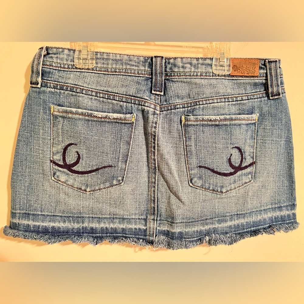 Women’s/Junior’s Vintage Hippie Brand Denim Jean Raw Hem Mini Skirt Size 27 or 5 - Picture 8 of 14